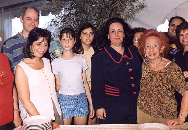 930-06.jpg (34297 bytes)